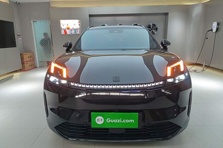 Used Lynk & Co 08 EM-P 2025 120km Long-Range Halo Front