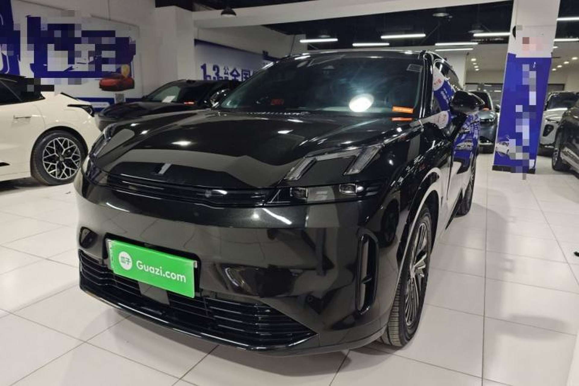 Used Lynk & Co 08 EM-P 2025 120km Long-Range Pro Front Left 45 Deg