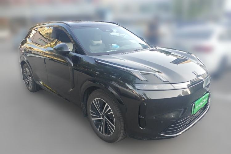 Used Lynk & Co 08 EM-P 2025 245 km Ultra-Long Range Pro Front Right 45 Deg