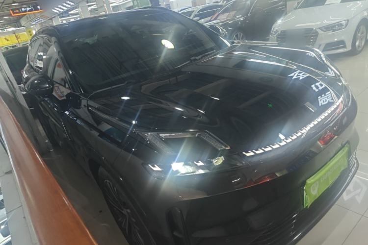 Used Lynk & Co 08 EM-P 2025 120km Long-Range Halo Front Right 45 Deg