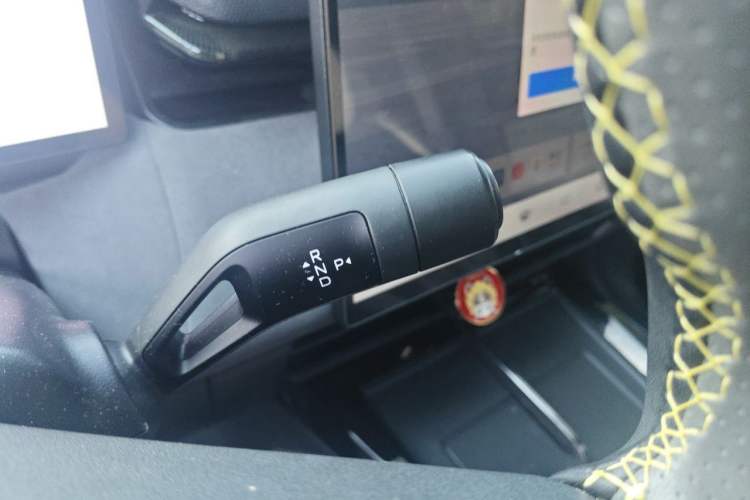 Used Lynk & Co 08 EM-P 2025 245 km Ultra-Long Range Pro Gear Lever