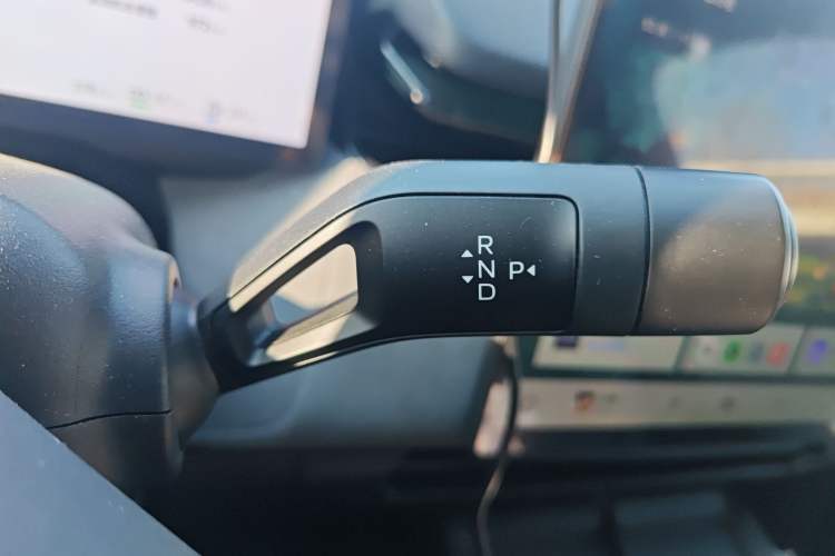 Used Lynk & Co 08 EM-P 2025 245km Ultra-Long Range Halo Gear Lever