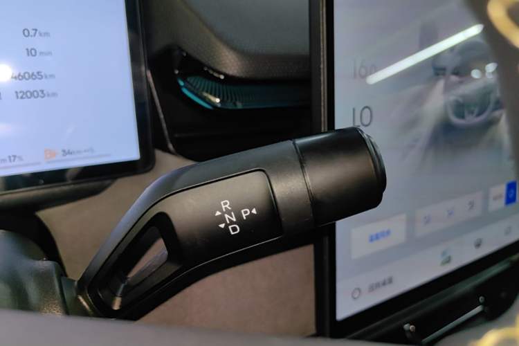 Used Lynk & Co 08 EM-P 2025 120km Long-Range Pro Gear Lever