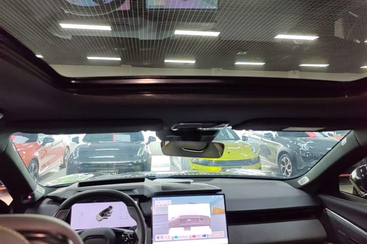 Used Lynk & Co 08 EM-P 2025 245km Ultra-Long Range Halo Headliner