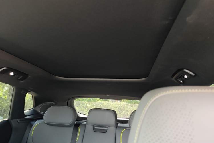 Used Lynk & Co 08 EM-P 2025 120km Long-Range Halo Headliner