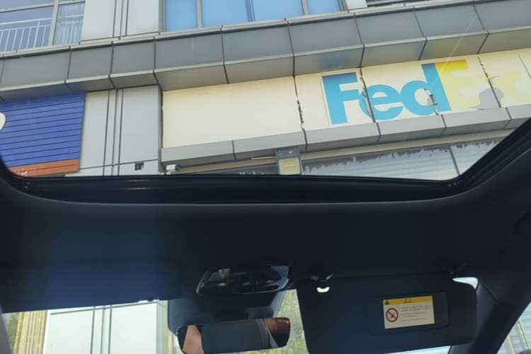 Used Lynk & Co 08 EM-P 2025 120km Long-Range Pro Headliner