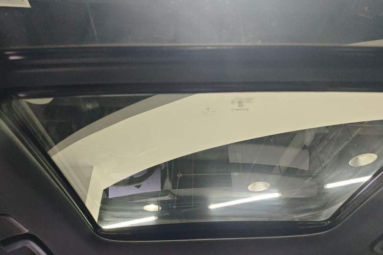 Used Lynk & Co 08 EM-P 2025 120km Long-Range Pro Headliner