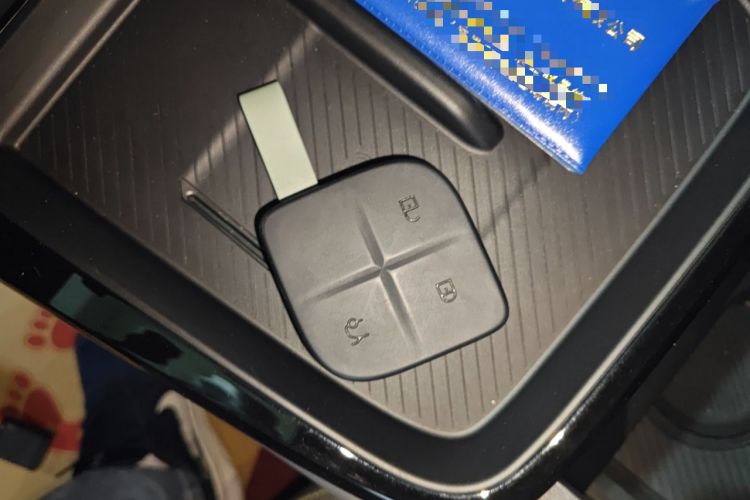 Used Lynk & Co 08 EM-P 2025 120km Long-Range Halo Interior 1