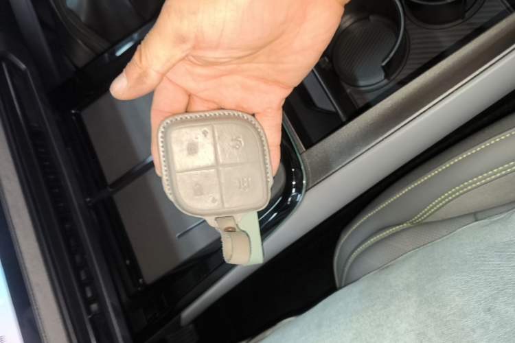 Used Lynk & Co 08 EM-P 2025 120km Long-Range Pro Interior 1