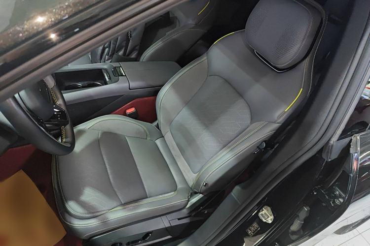 Used Lynk & Co 08 EM-P 2025 120km Long-Range Halo Left Front Seat