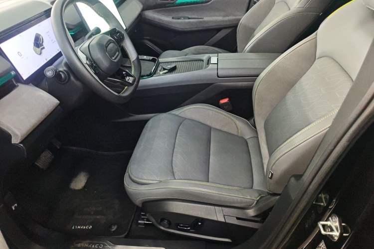 Used Lynk & Co 08 EM-P 2025 120km Long-Range Pro Left Front Seat