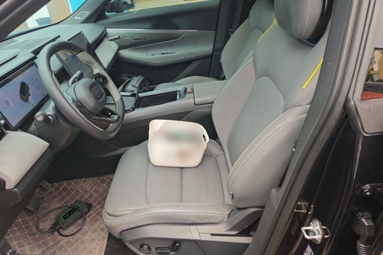 Used Lynk & Co 08 EM-P 2025 245km Ultra-Long Range Halo Left Front Seat