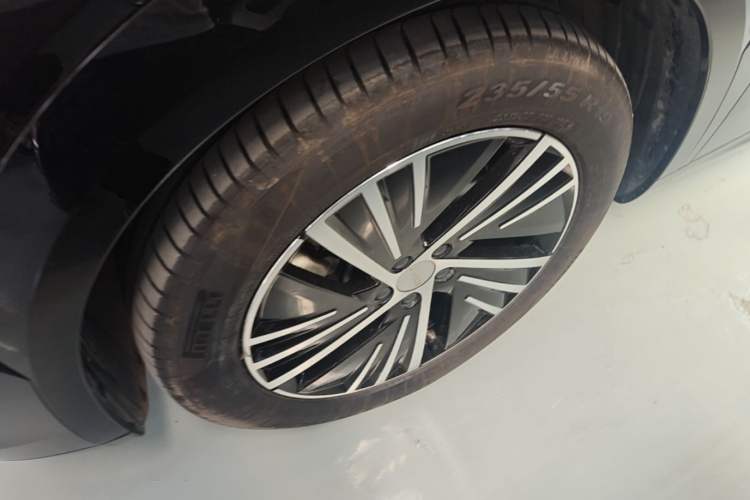 Used Lynk & Co 08 EM-P 2025 120km Long-Range Halo Left Front Wheel Hub