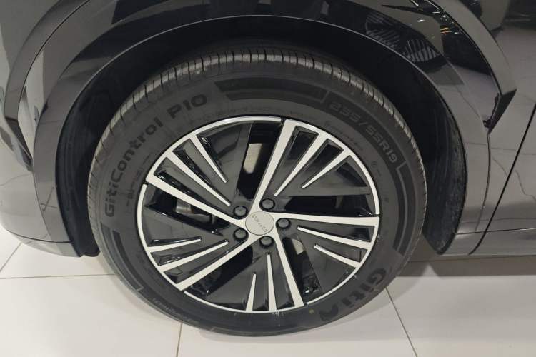 Used Lynk & Co 08 EM-P 2025 120km Long-Range Pro Left Front Wheel Hub
