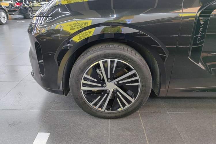 Used Lynk & Co 08 EM-P 2025 120km Long-Range Pro Left Front Wheel Hub