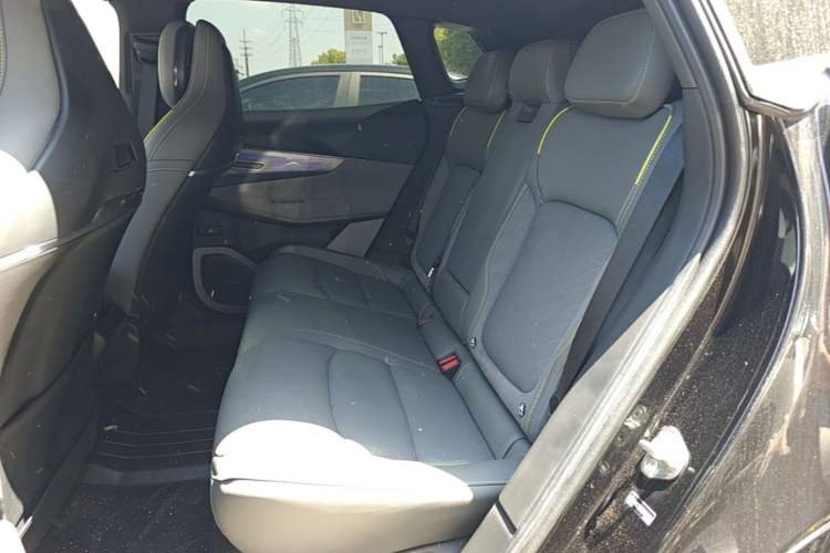 Used Lynk & Co 08 EM-P 2025 120km Long-Range Halo Left Rear Seat