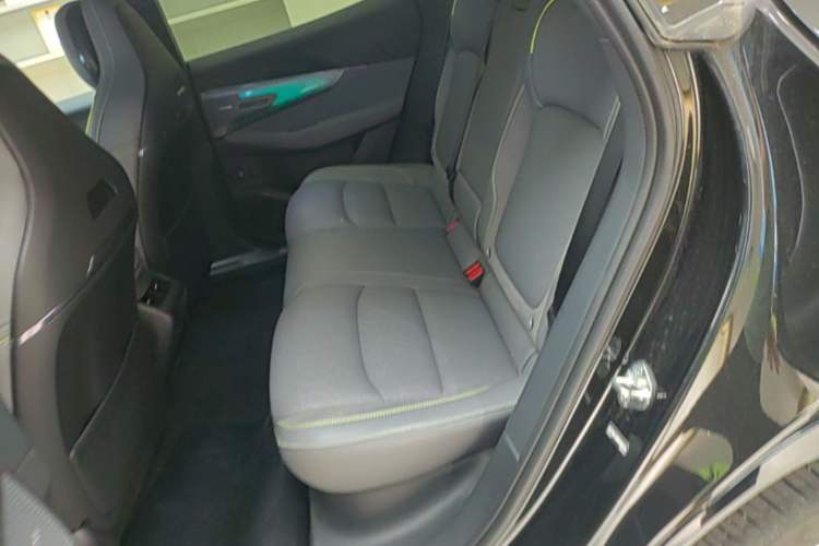 Used Lynk & Co 08 EM-P 2025 120km Long-Range Halo Left Rear Seat