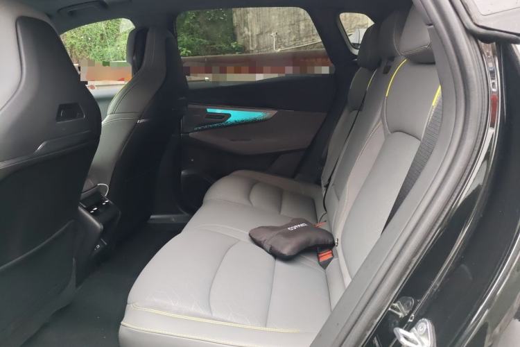 Used Lynk & Co 08 EM-P 2025 245km Ultra-Long Range Halo Left Rear Seat