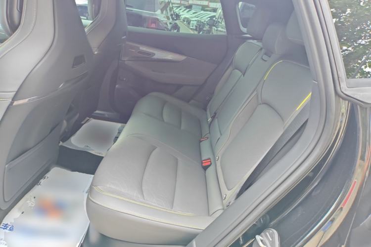 Used Lynk & Co 08 EM-P 2025 120km Long-Range Pro Left Rear Seat