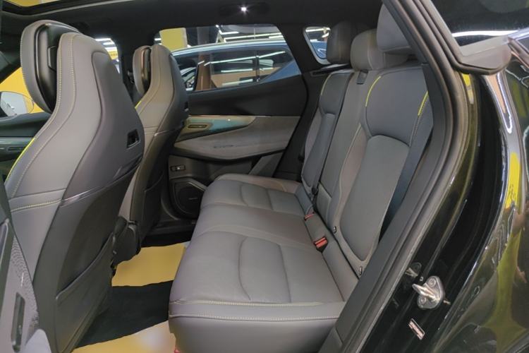 Used Lynk & Co 08 EM-P 2025 120km Long-Range Pro Left Rear Seat