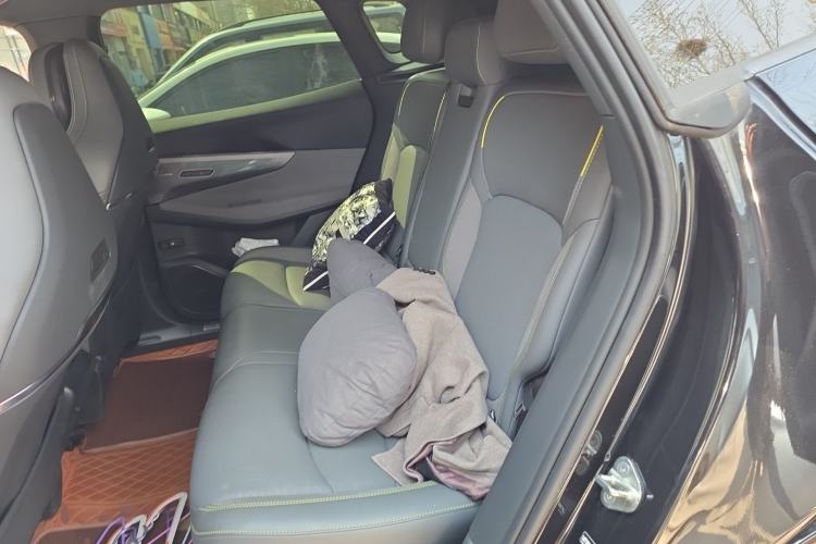 Used Lynk & Co 08 EM-P 2025 120km Long-Range Pro Left Rear Seat