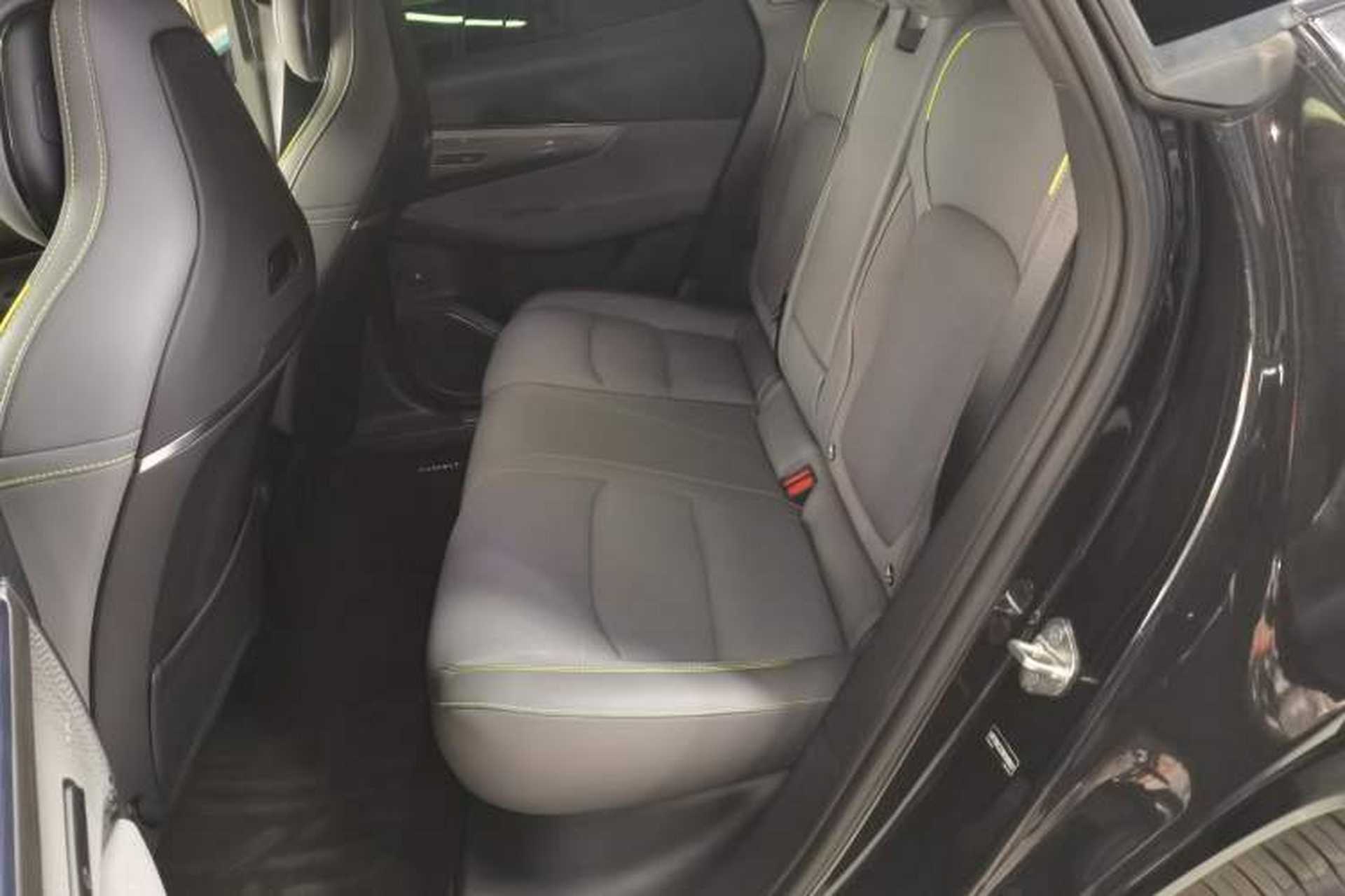 Used Lynk & Co 08 EM-P 2025 120km Long-Range Pro Left Rear Seat