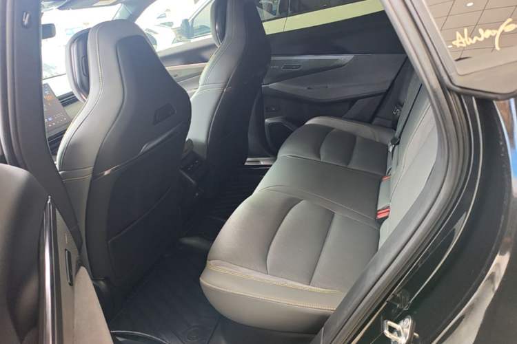 Used Lynk & Co 08 EM-P 2025 245km Ultra-Long Range Halo Left Rear Seat