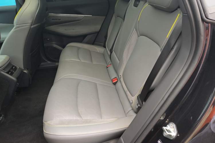 Used Lynk & Co 08 EM-P 2025 245km Ultra-Long Range Halo Left Rear Seat