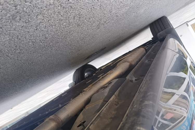 Used Lynk & Co 08 EM-P 2025 120km Long-Range Pro Left Side Sill