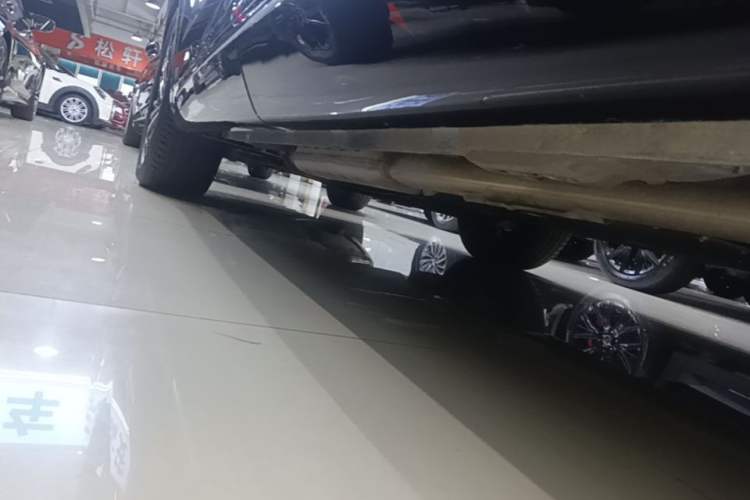Used Lynk & Co 08 EM-P 2025 120km Long-Range Halo Left Side Sill