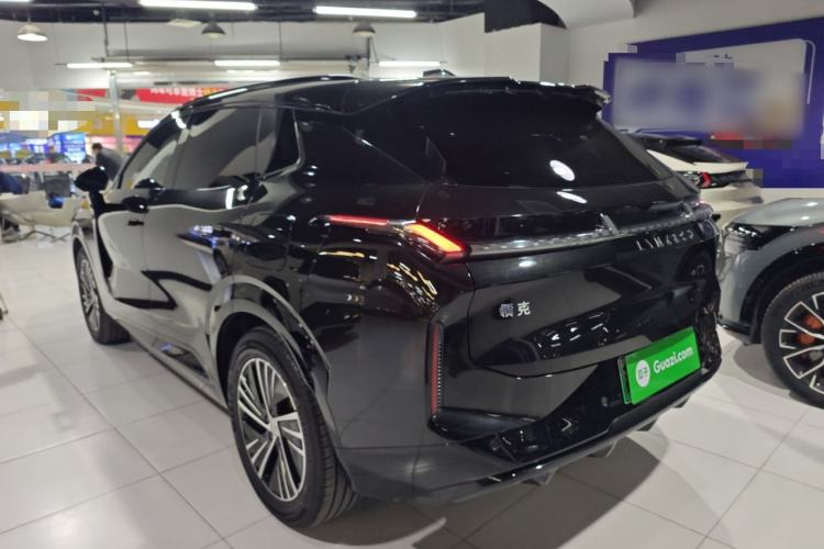 Used Lynk & Co 08 EM-P 2025 120km Long-Range Pro Rear Left 45 Deg