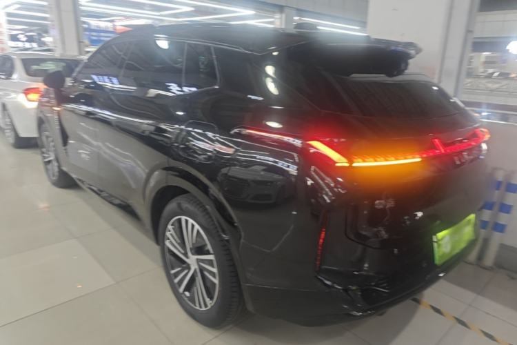 Used Lynk & Co 08 EM-P 2025 120km Long-Range Halo Rear Left 45 Deg