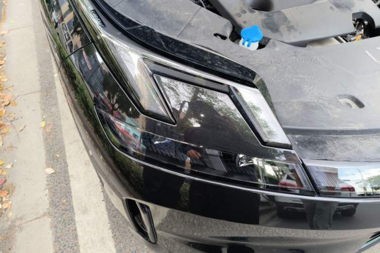 Used Lynk & Co 08 EM-P 2025 120km Long-Range Halo Right Front Headlight