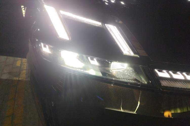Used Lynk & Co 08 EM-P 2025 245km Ultra-Long Range Halo Right Front Headlight