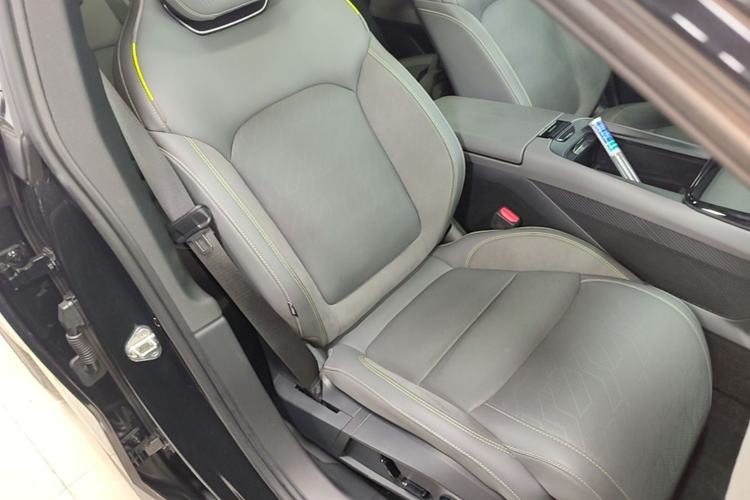 Used Lynk & Co 08 EM-P 2025 245km Ultra-Long Range Halo Right Front Seat