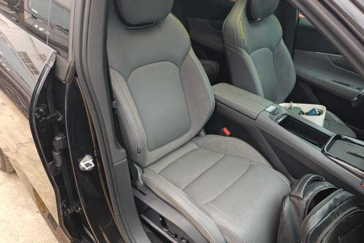 Used Lynk & Co 08 EM-P 2025 245km Ultra-Long Range Halo Right Front Seat