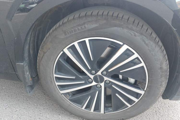 Used Lynk & Co 08 EM-P 2025 245 km Ultra-Long Range Pro Right Front Wheel Hub