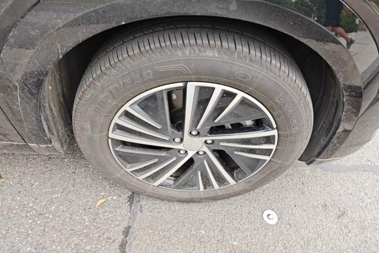 Used Lynk & Co 08 EM-P 2025 245 km Ultra-Long Range Pro Right Front Wheel Hub