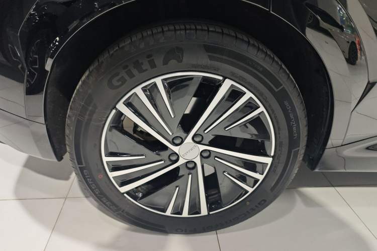 Used Lynk & Co 08 EM-P 2025 120km Long-Range Pro Right Rear Wheel Hub