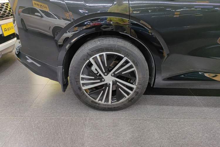 Used Lynk & Co 08 EM-P 2025 120km Long-Range Pro Right Rear Wheel Hub