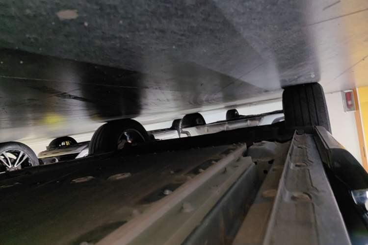 Used Lynk & Co 08 EM-P 2025 120km Long-Range Pro Right Side Sill
