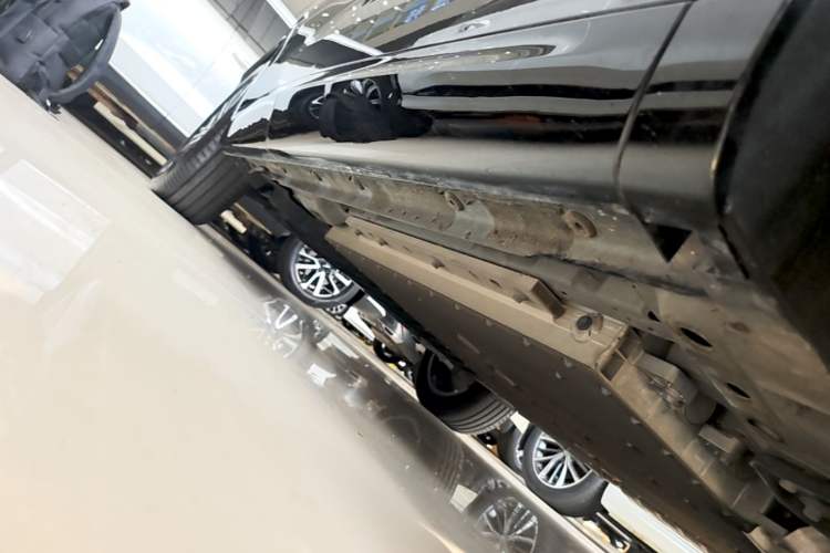 Used Lynk & Co 08 EM-P 2025 245km Ultra-Long Range Halo Right Side Sill