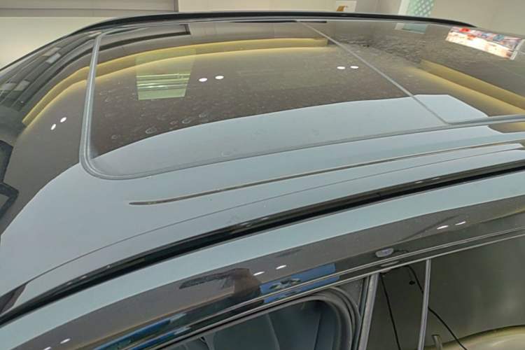 Used Lynk & Co 08 EM-P 2025 120km Long-Range Halo Roof