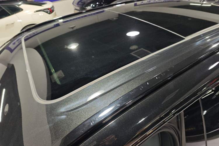 Used Lynk & Co 08 EM-P 2025 120km Long-Range Pro Roof
