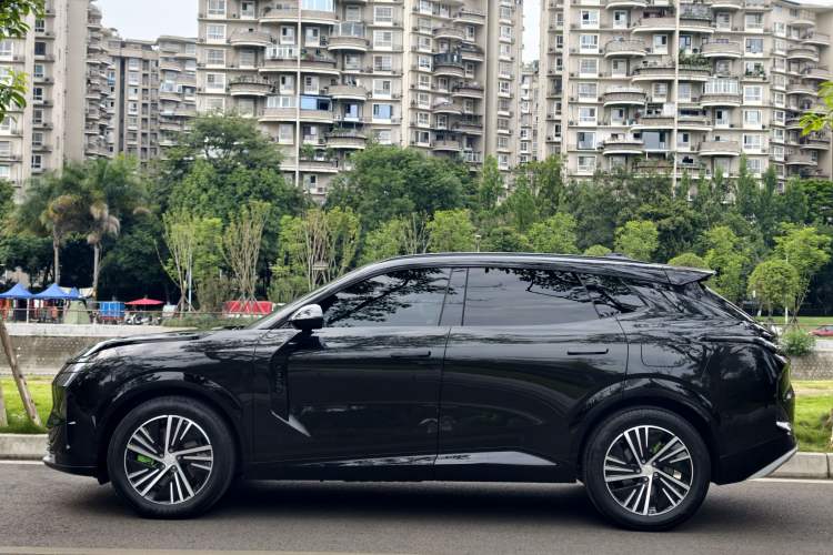 Used Lynk & Co 08 EM-P 2025 120km Long-Range Pro Roof