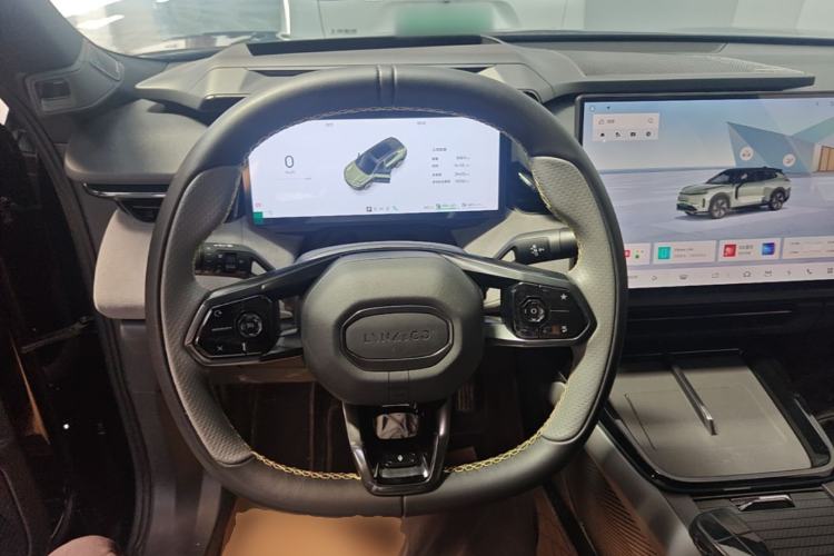 Used Lynk & Co 08 EM-P 2025 120km Long-Range Halo Steering Wheel