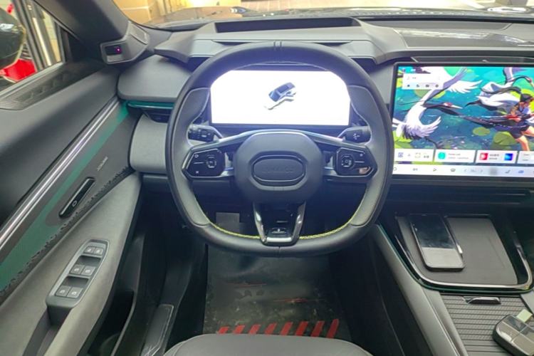 Used Lynk & Co 08 EM-P 2025 120km Long-Range Halo Steering Wheel
