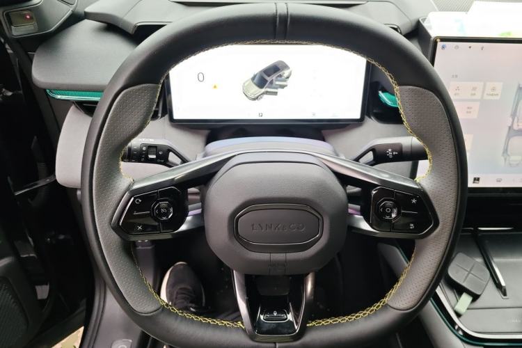 Used Lynk & Co 08 EM-P 2025 245km Ultra-Long Range Halo Steering Wheel