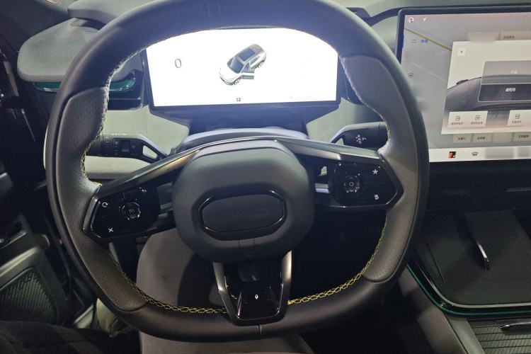 Used Lynk & Co 08 EM-P 2025 120km Long-Range Pro Steering Wheel