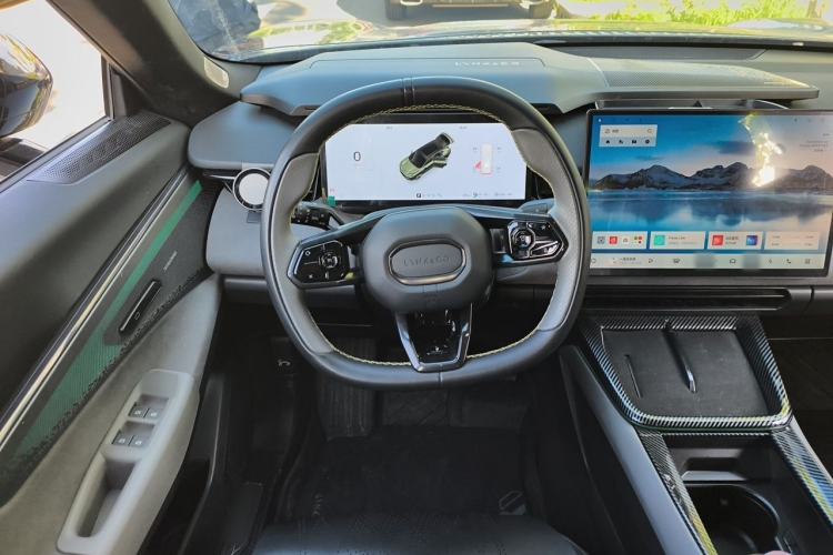 Used Lynk & Co 08 EM-P 2025 120km Long-Range Pro Steering Wheel